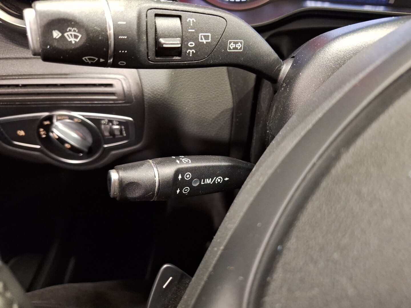 MERCEDES-BENZ C 2016