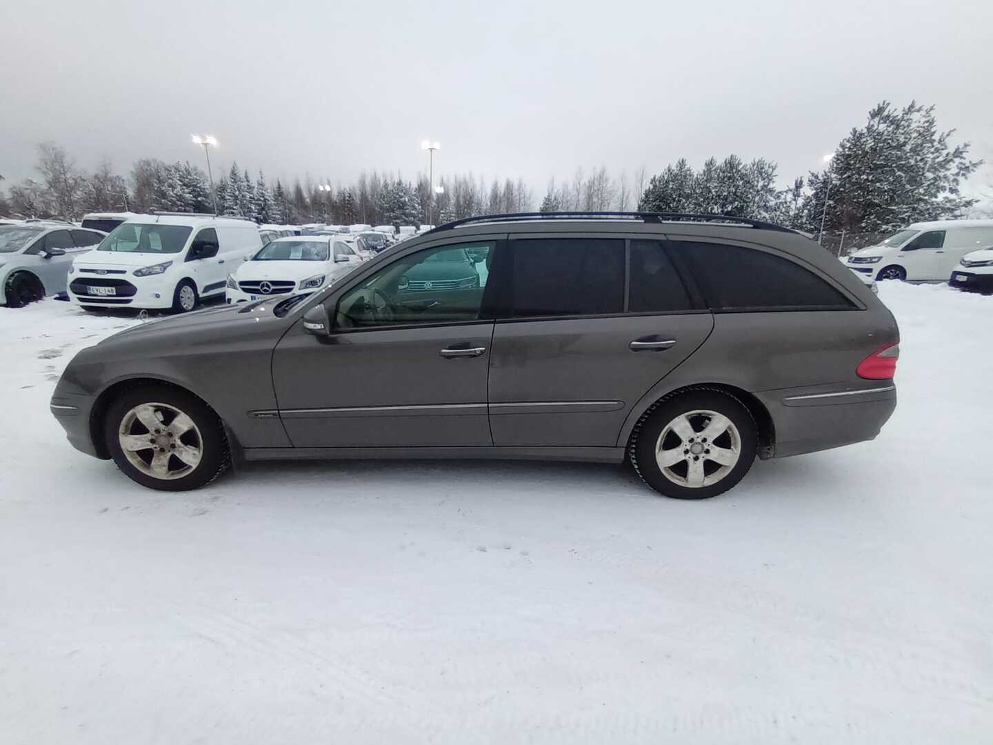 MERCEDES-BENZ E 2008