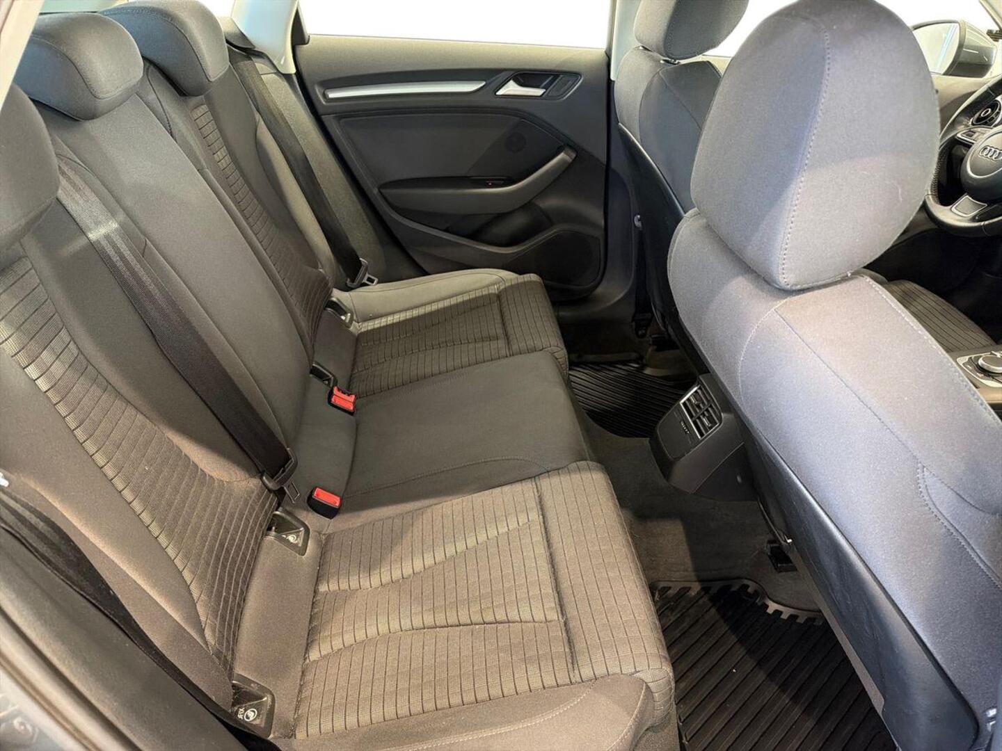 AUDI A3 2015