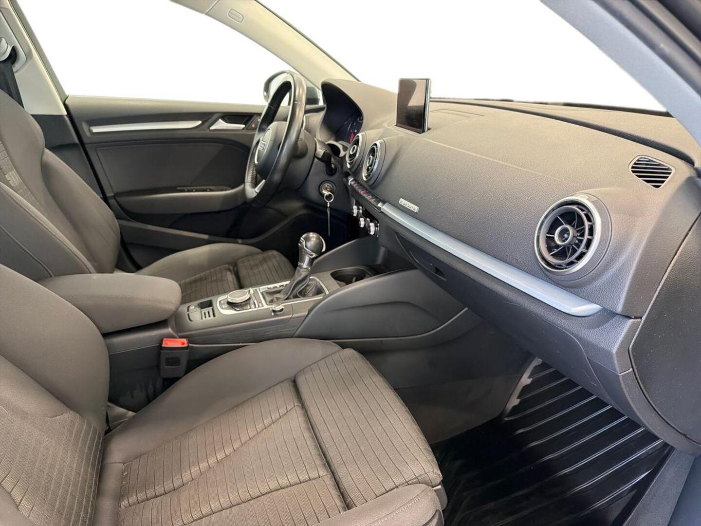 AUDI A3 2015