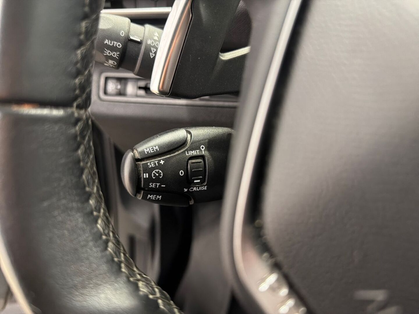 PEUGEOT 3008 2019