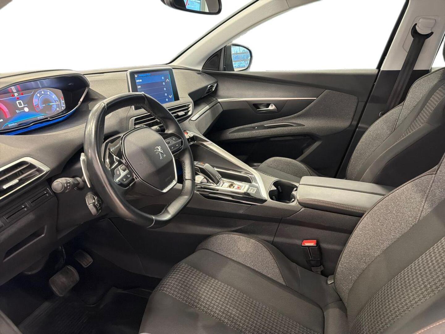 PEUGEOT 3008 2019