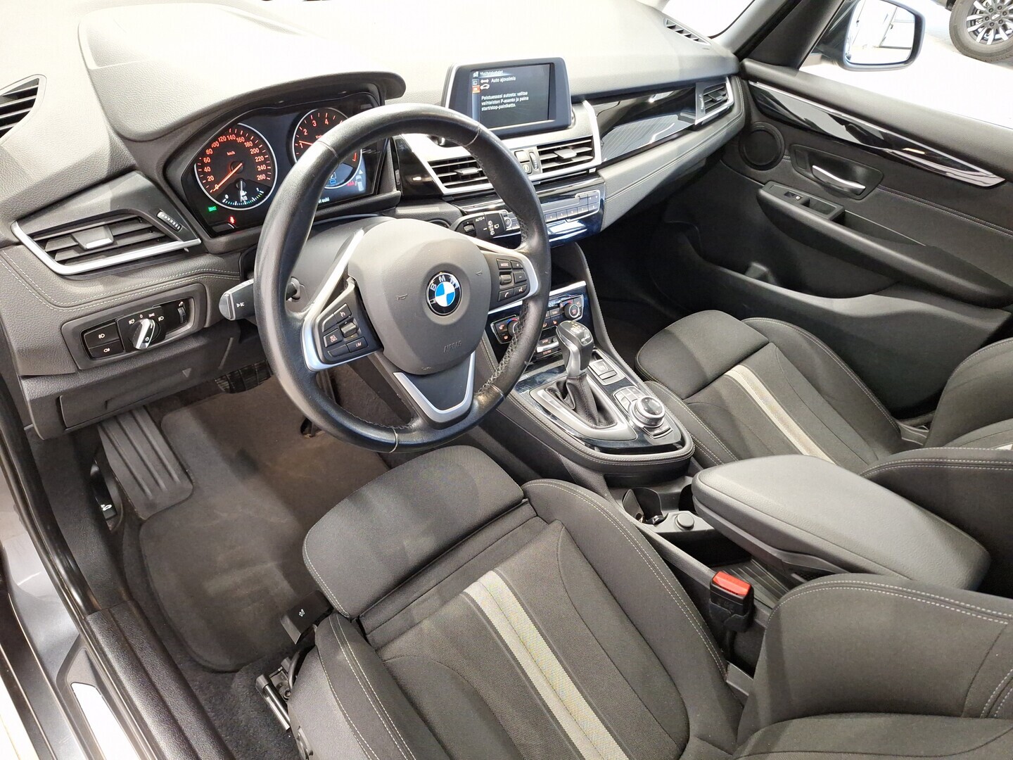 BMW 225 2017