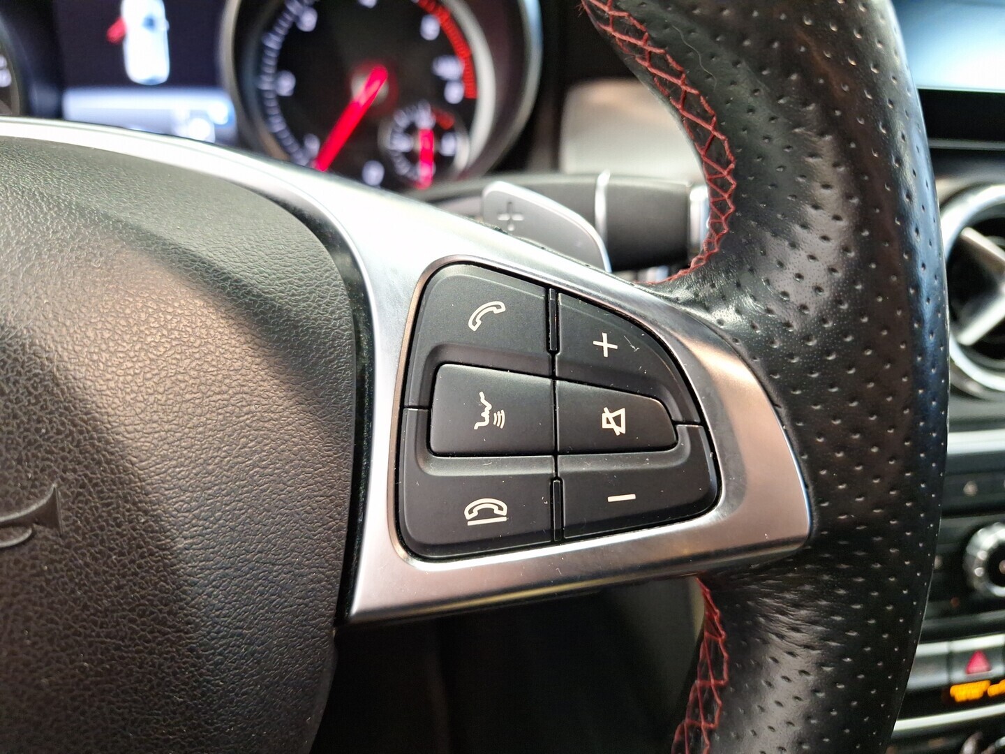 MERCEDES-BENZ CLA 2017