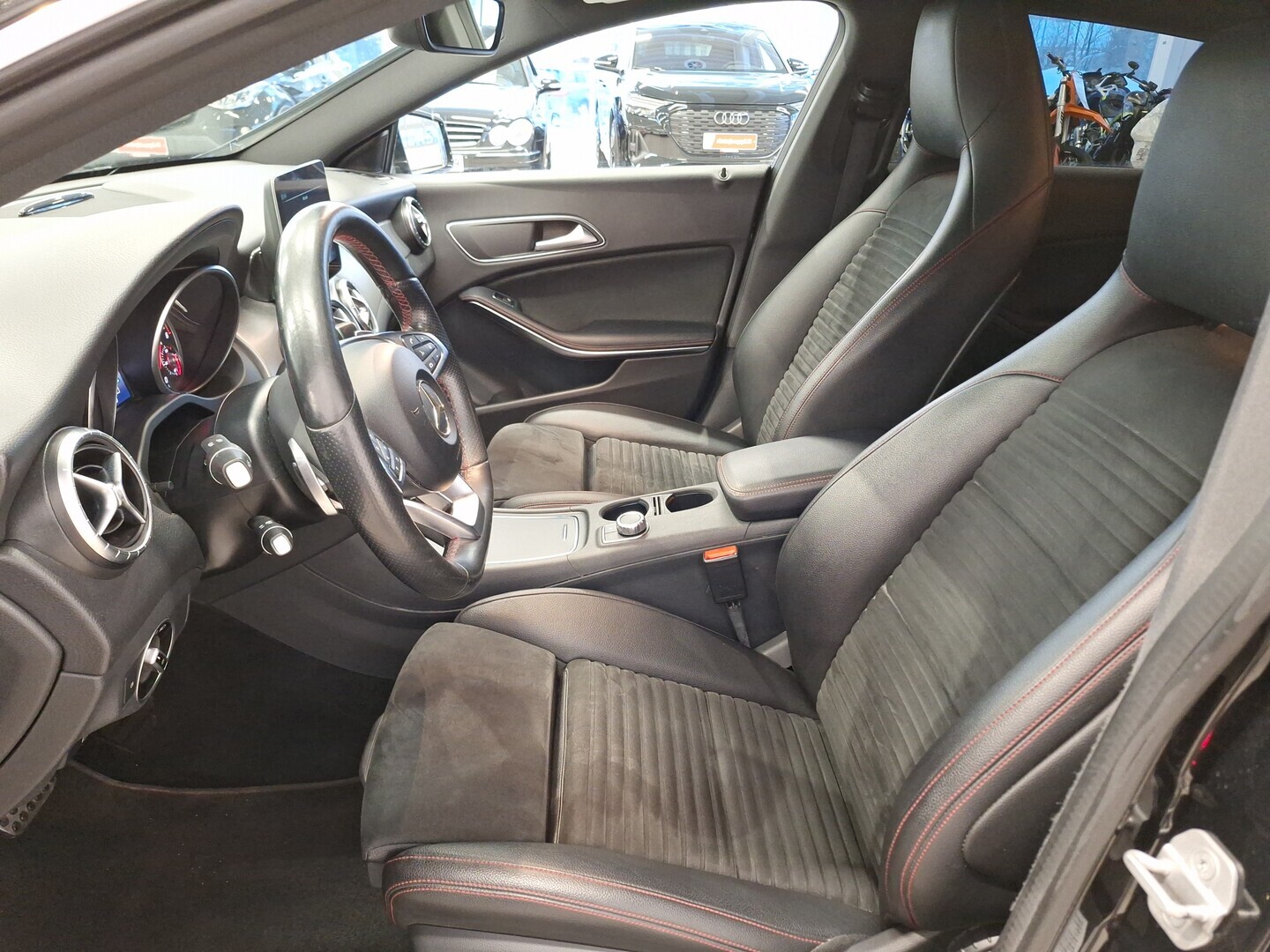 MERCEDES-BENZ CLA 2017