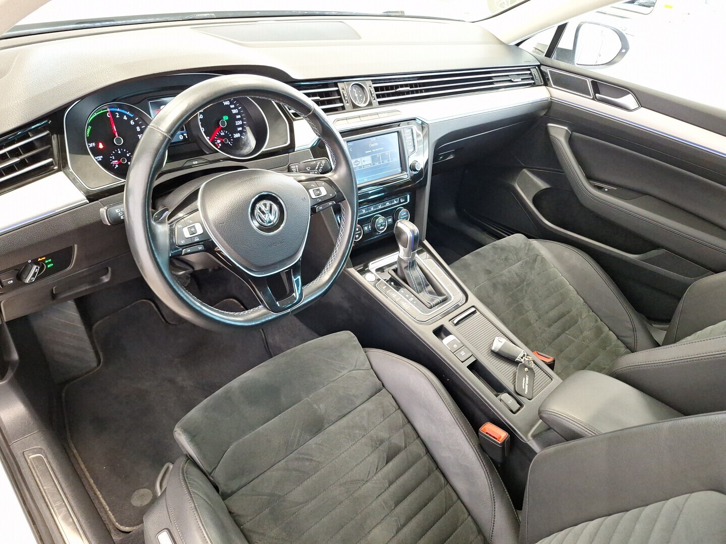 VOLKSWAGEN Passat 2017