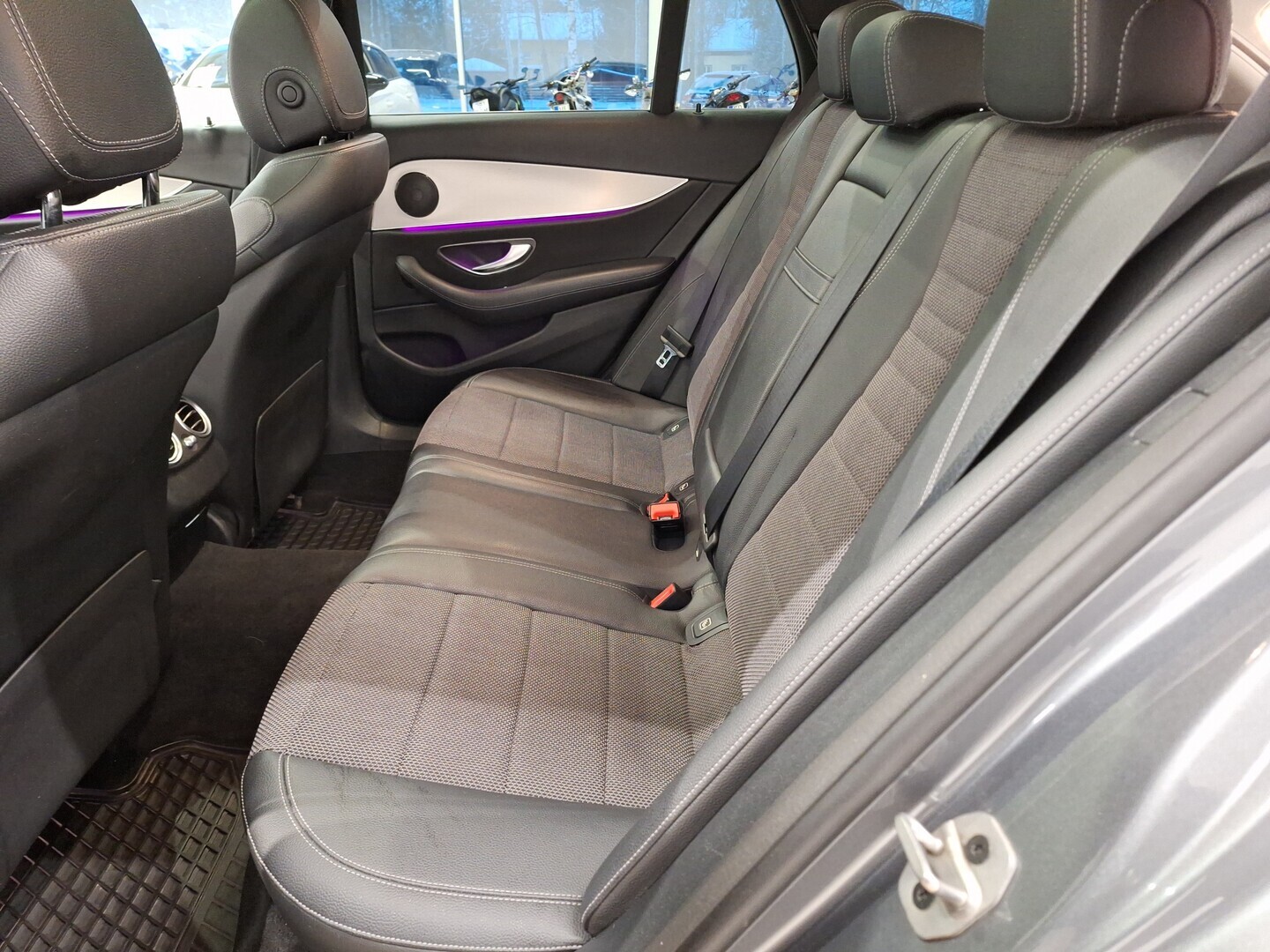 MERCEDES-BENZ E 2020