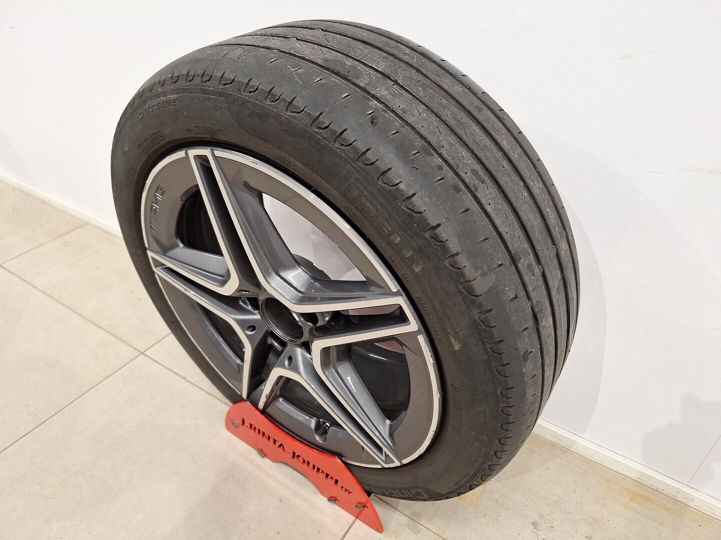 MERCEDES-BENZ E 2020