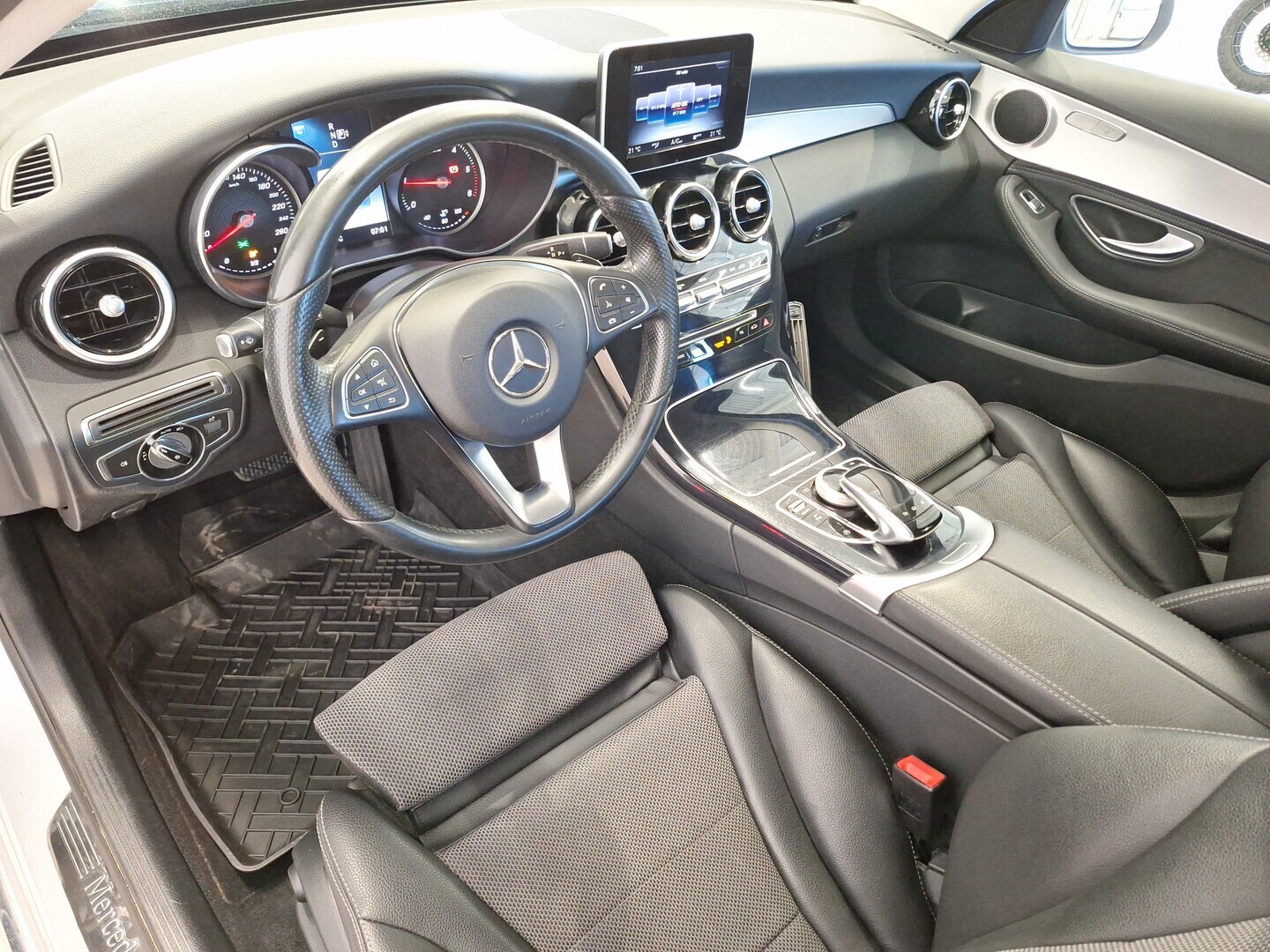 MERCEDES-BENZ C 2015