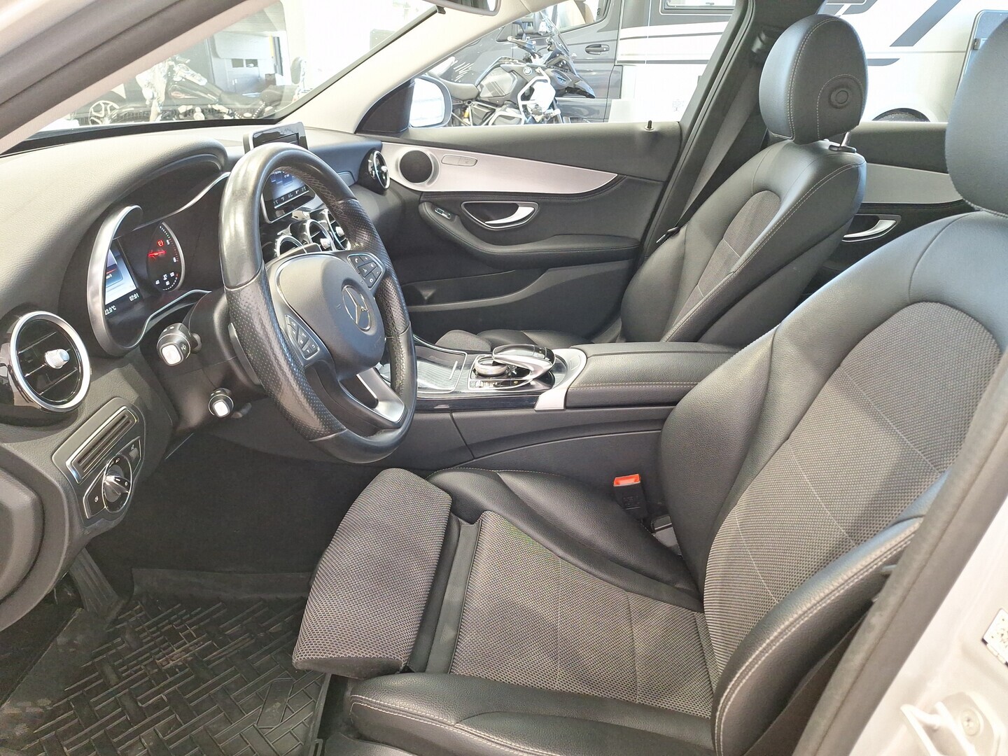 MERCEDES-BENZ C 2015