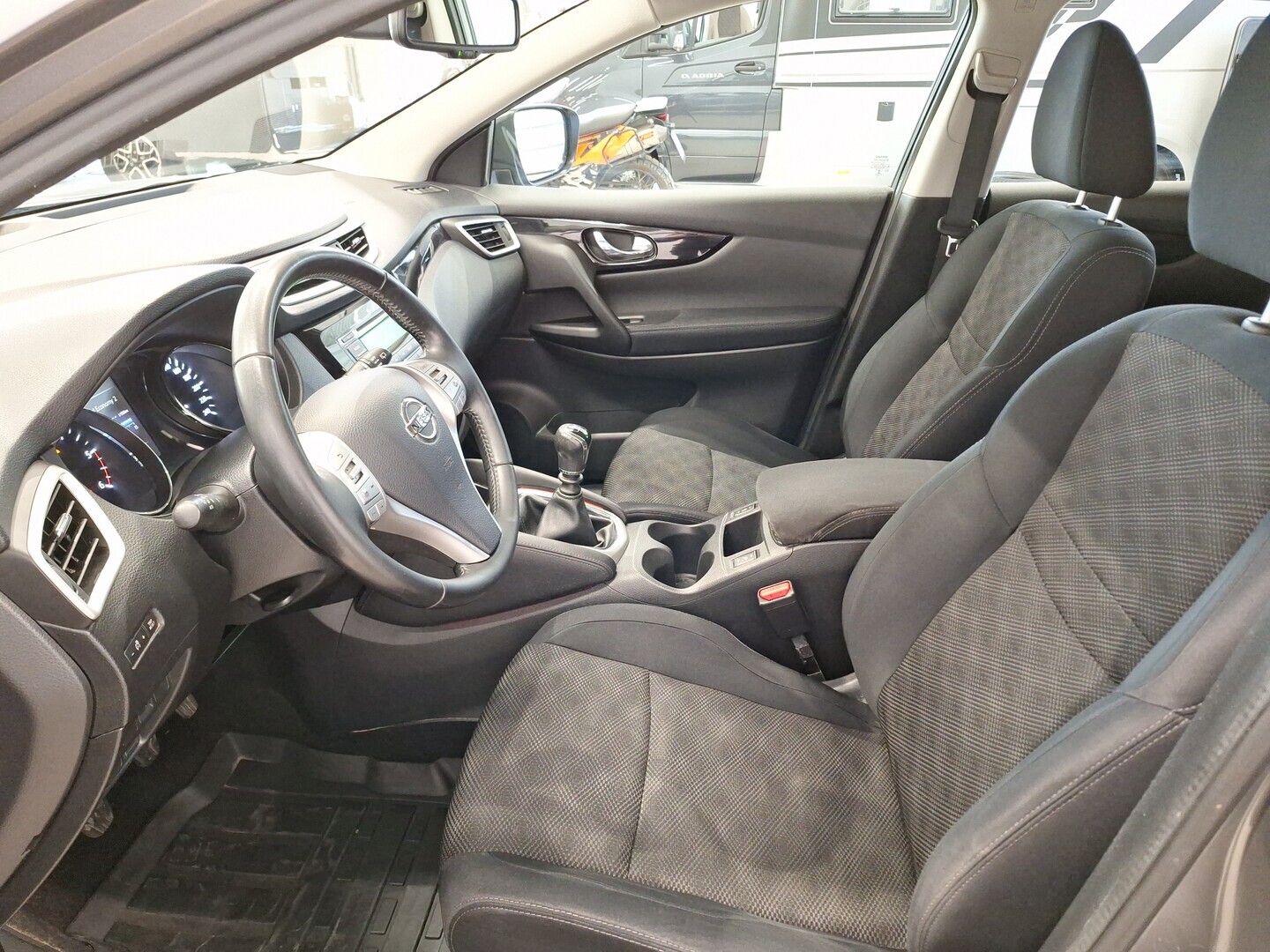 NISSAN Qashqai 2015