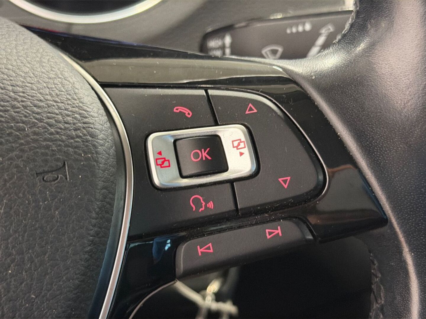 VOLKSWAGEN Polo 2015