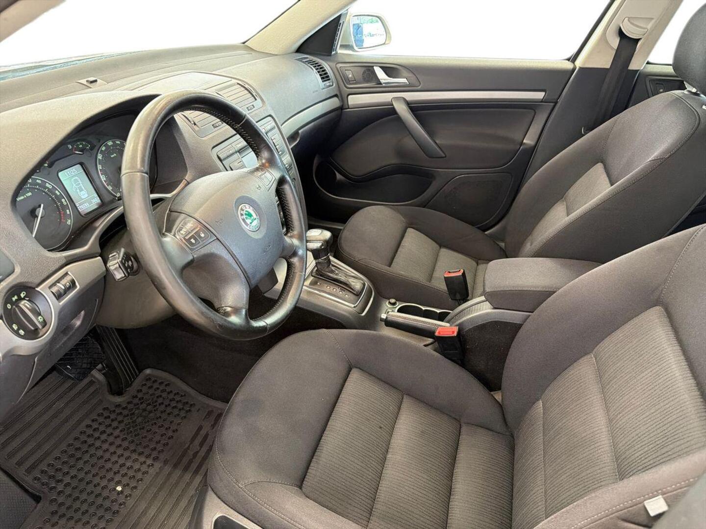 SKODA Octavia 2005