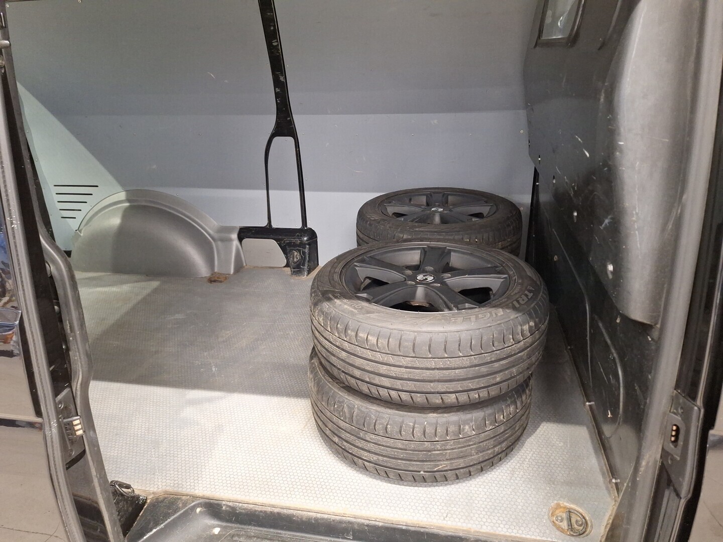 VOLKSWAGEN Transporter 2015