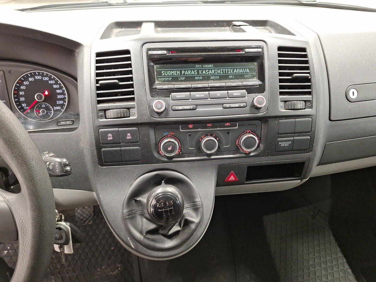 VOLKSWAGEN Transporter 2015