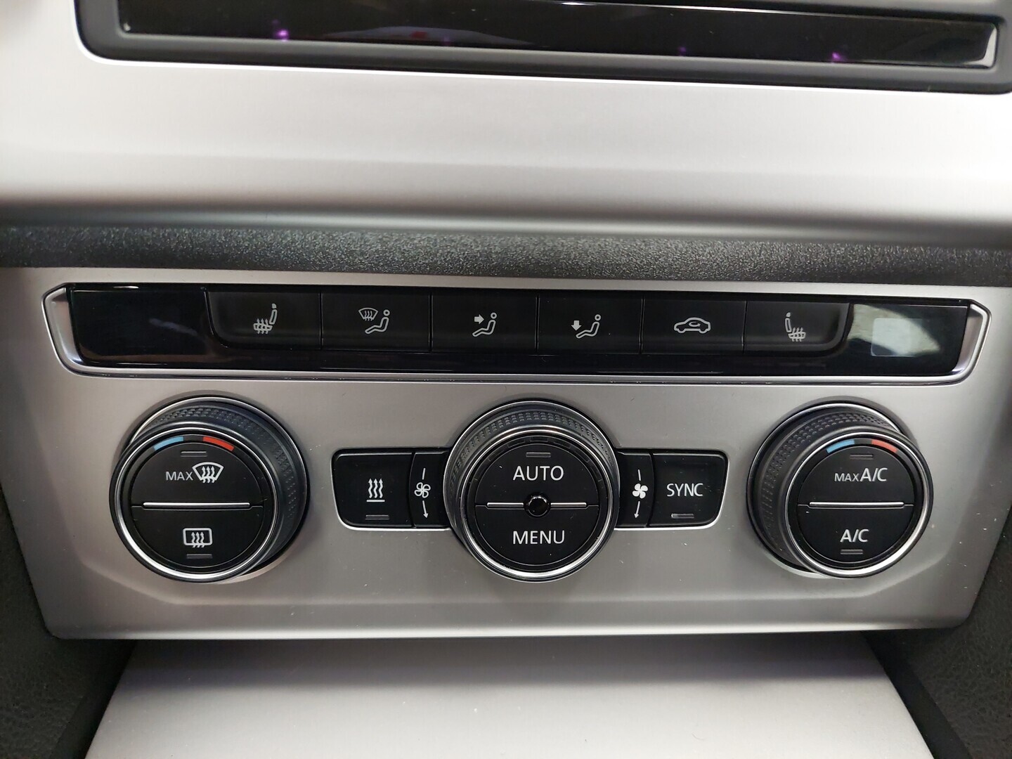 VOLKSWAGEN Passat 2017