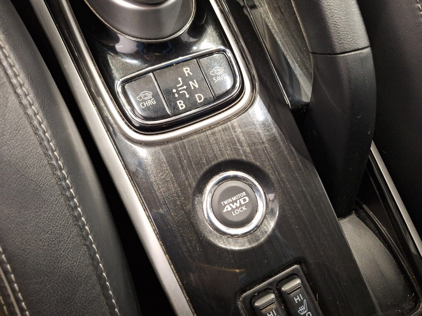 MITSUBISHI Outlander PHEV 2015