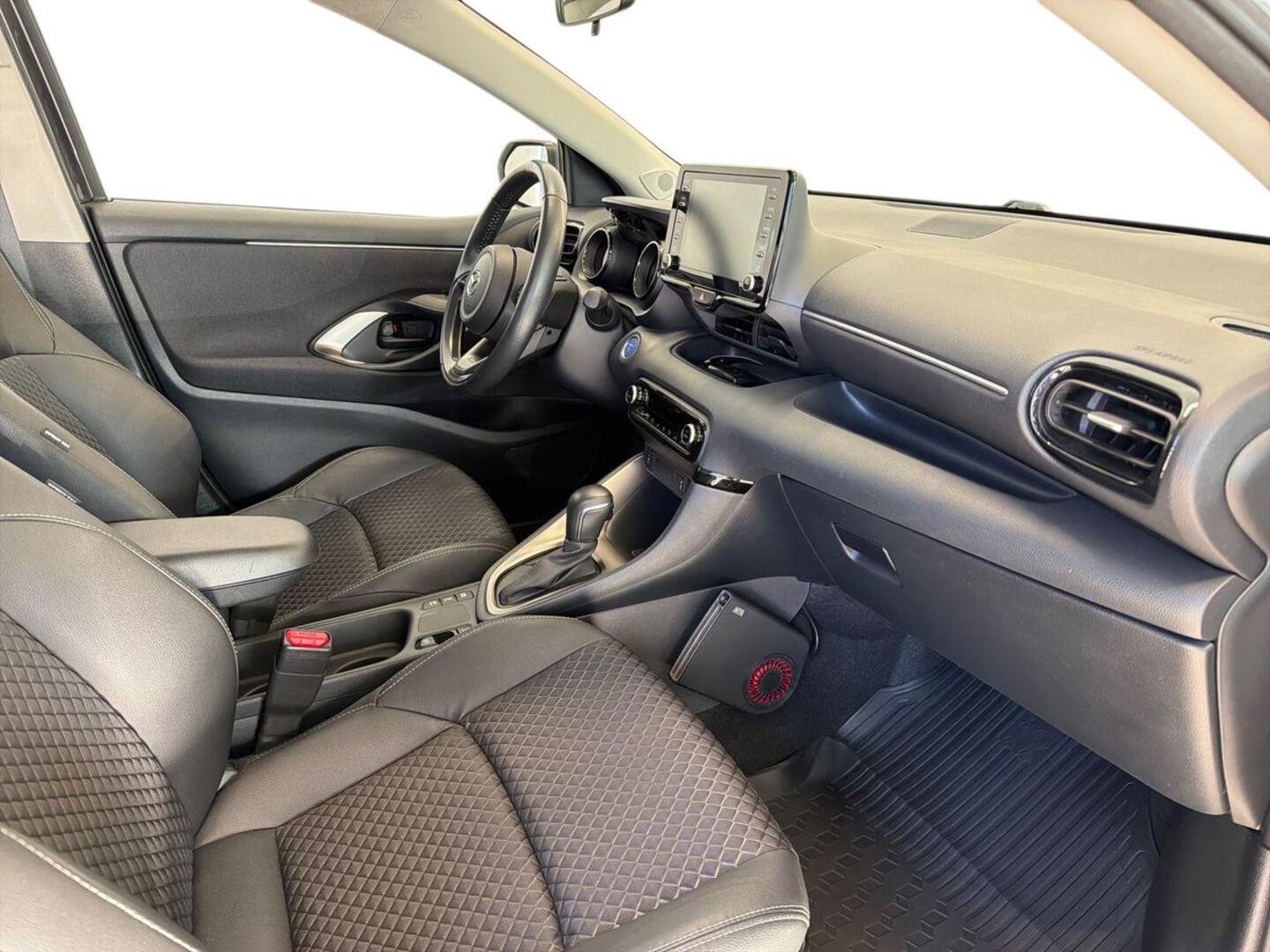 MAZDA 2 2023
