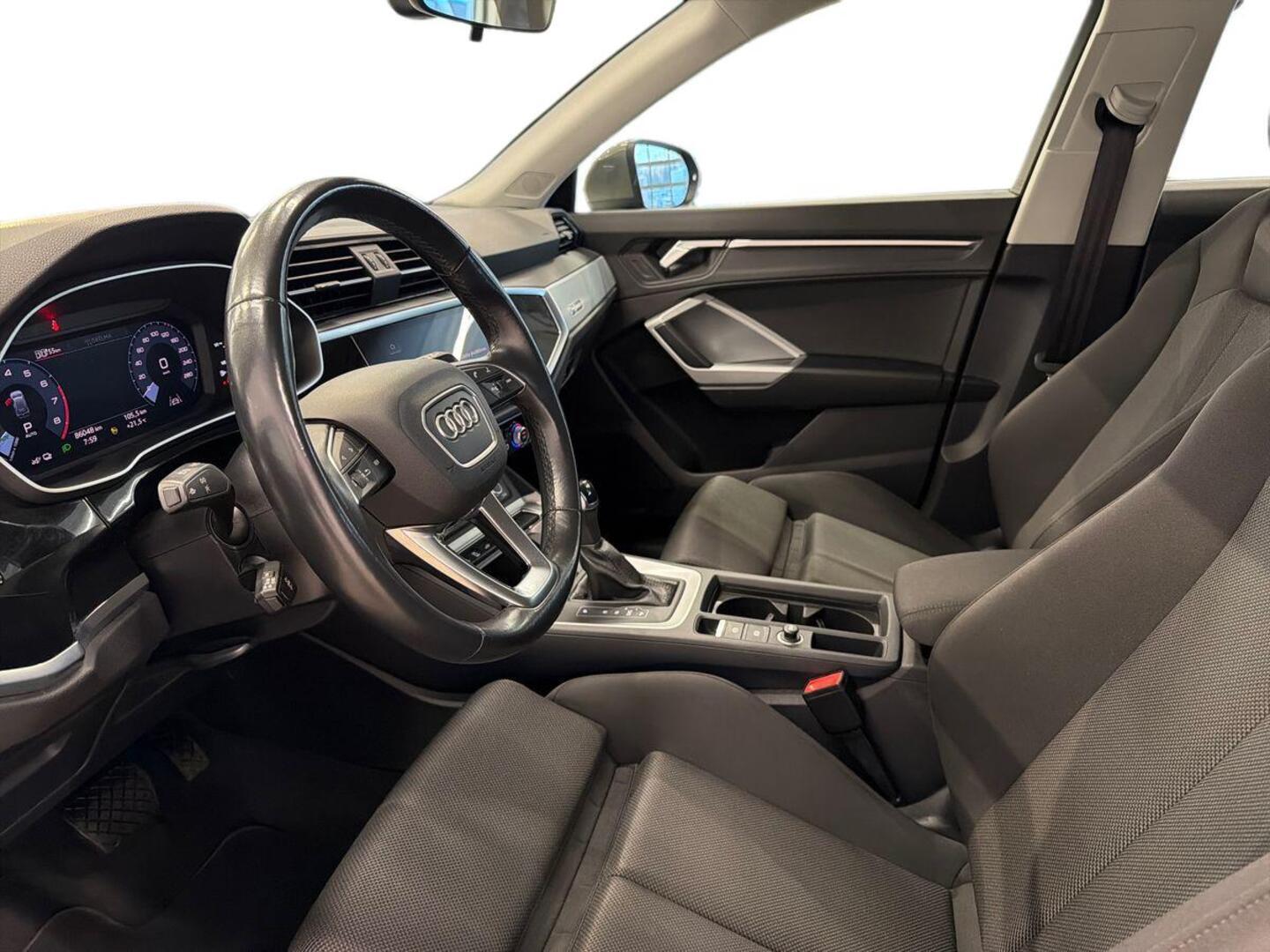 AUDI Q3 2021