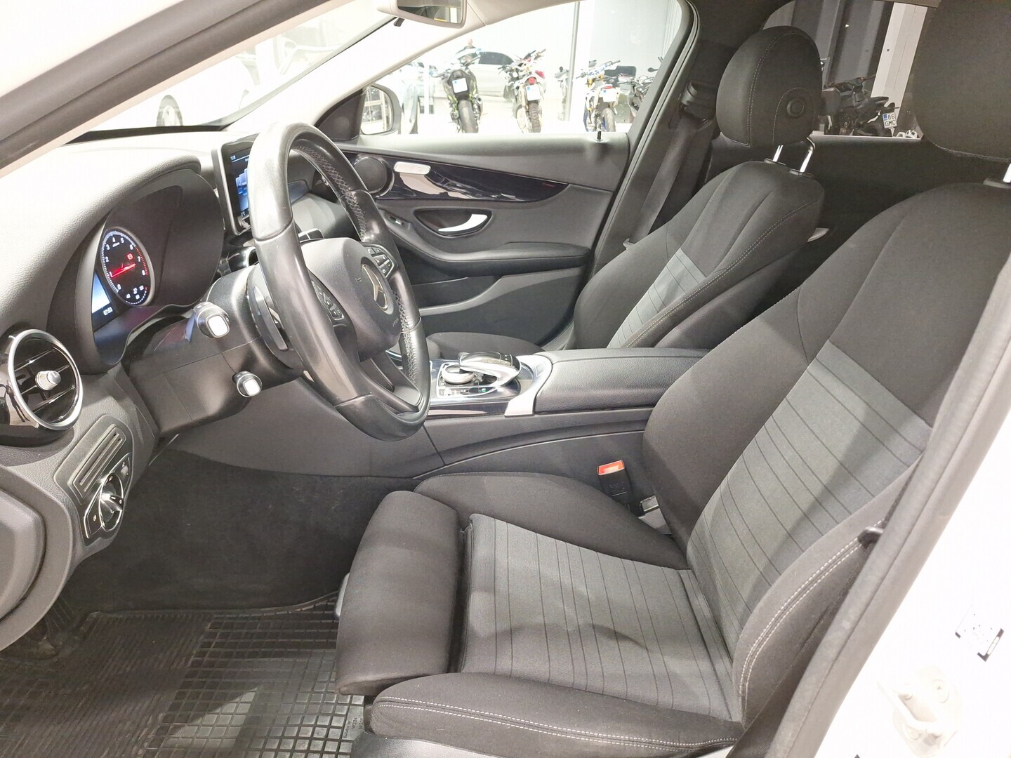 MERCEDES-BENZ C 2015