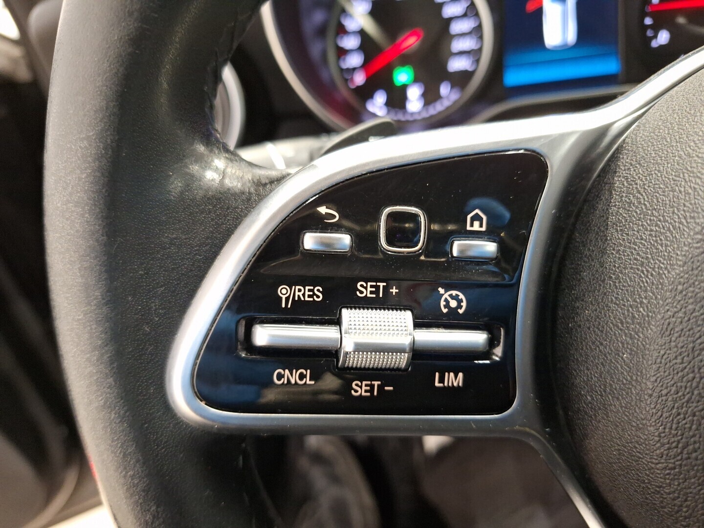 MERCEDES-BENZ C 2018