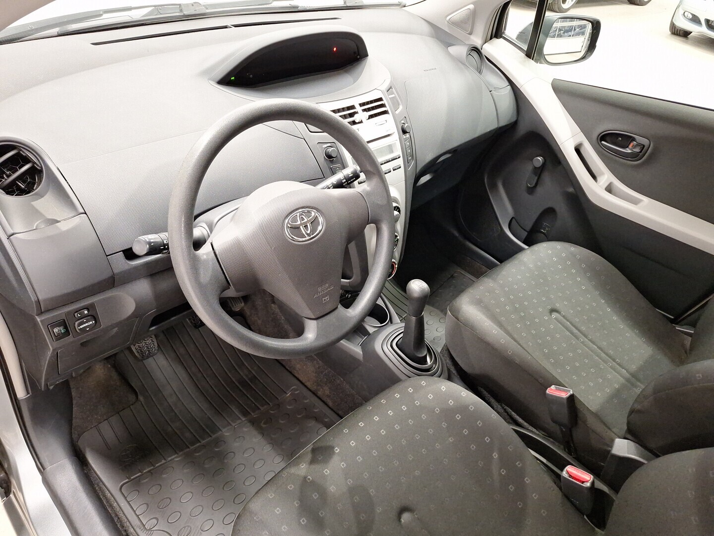 TOYOTA Yaris 2007