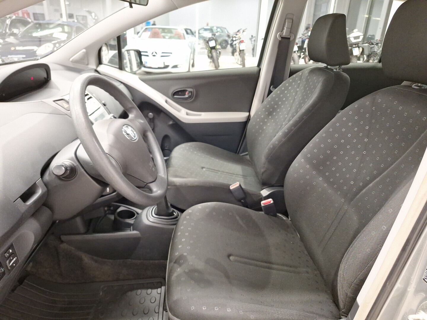 TOYOTA Yaris 2007