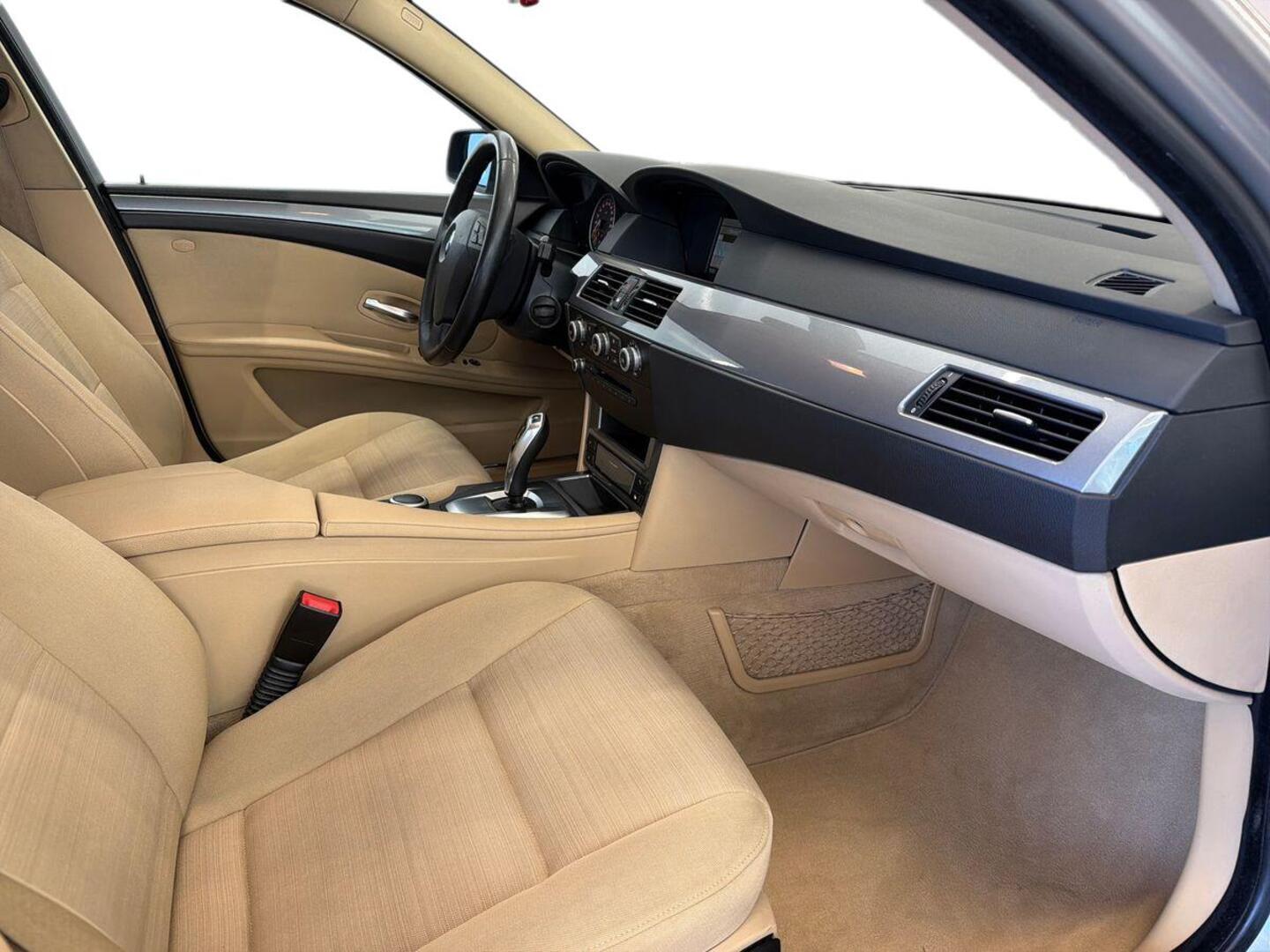 BMW 523 2007