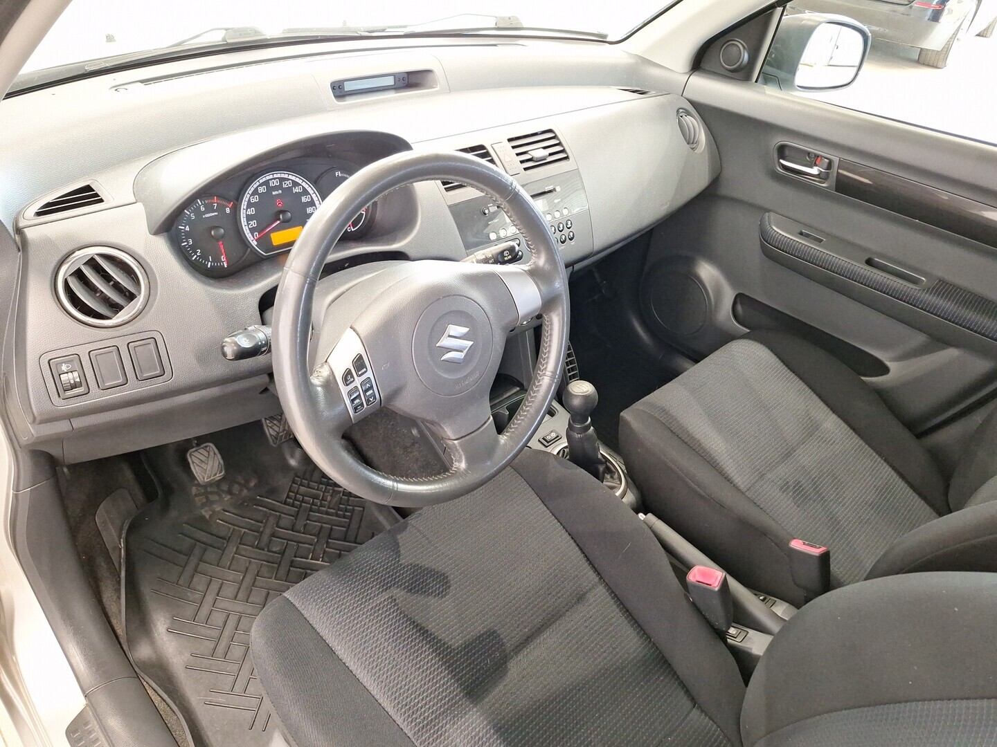 SUZUKI Swift 2007