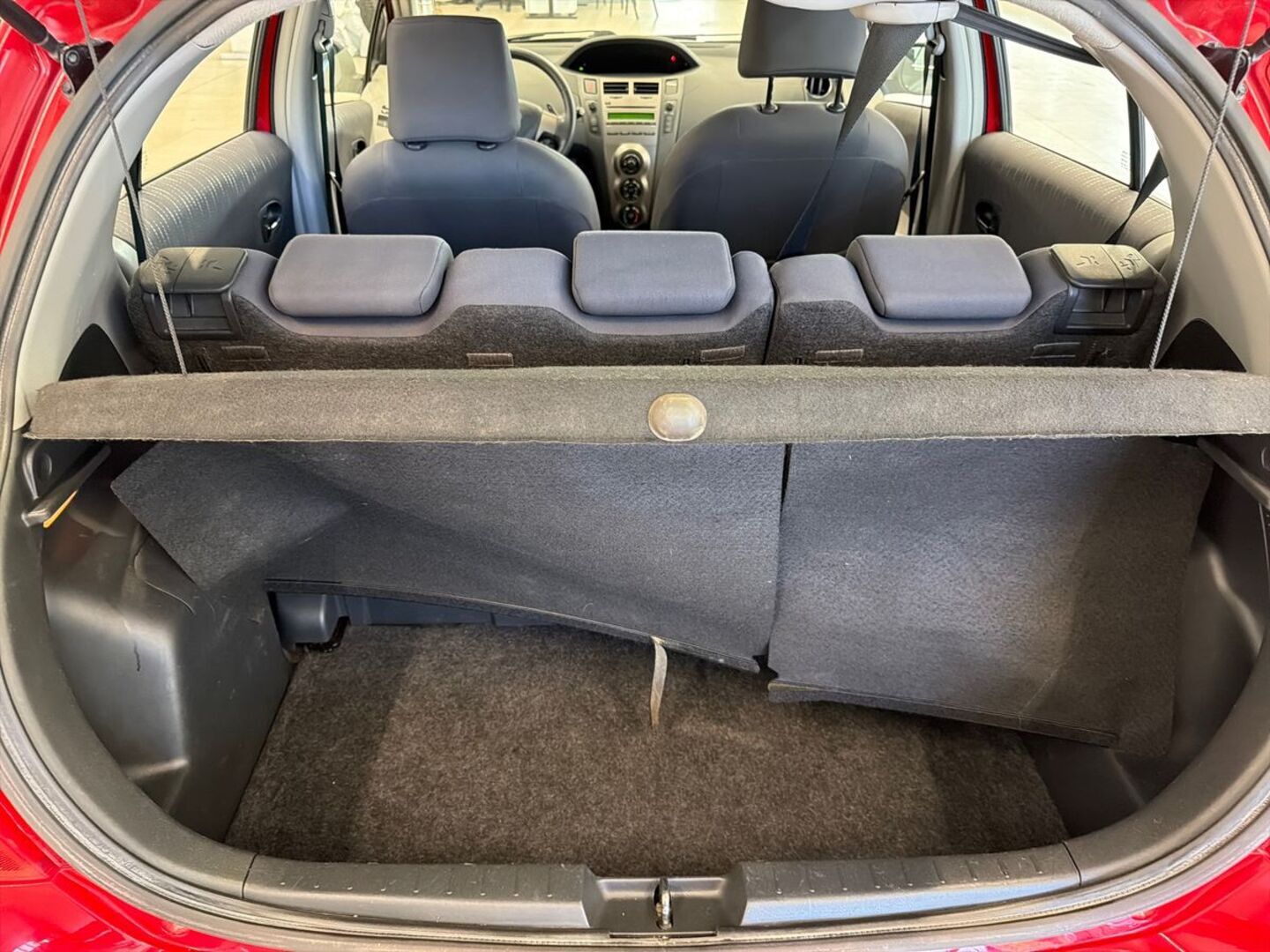 TOYOTA Yaris 2009