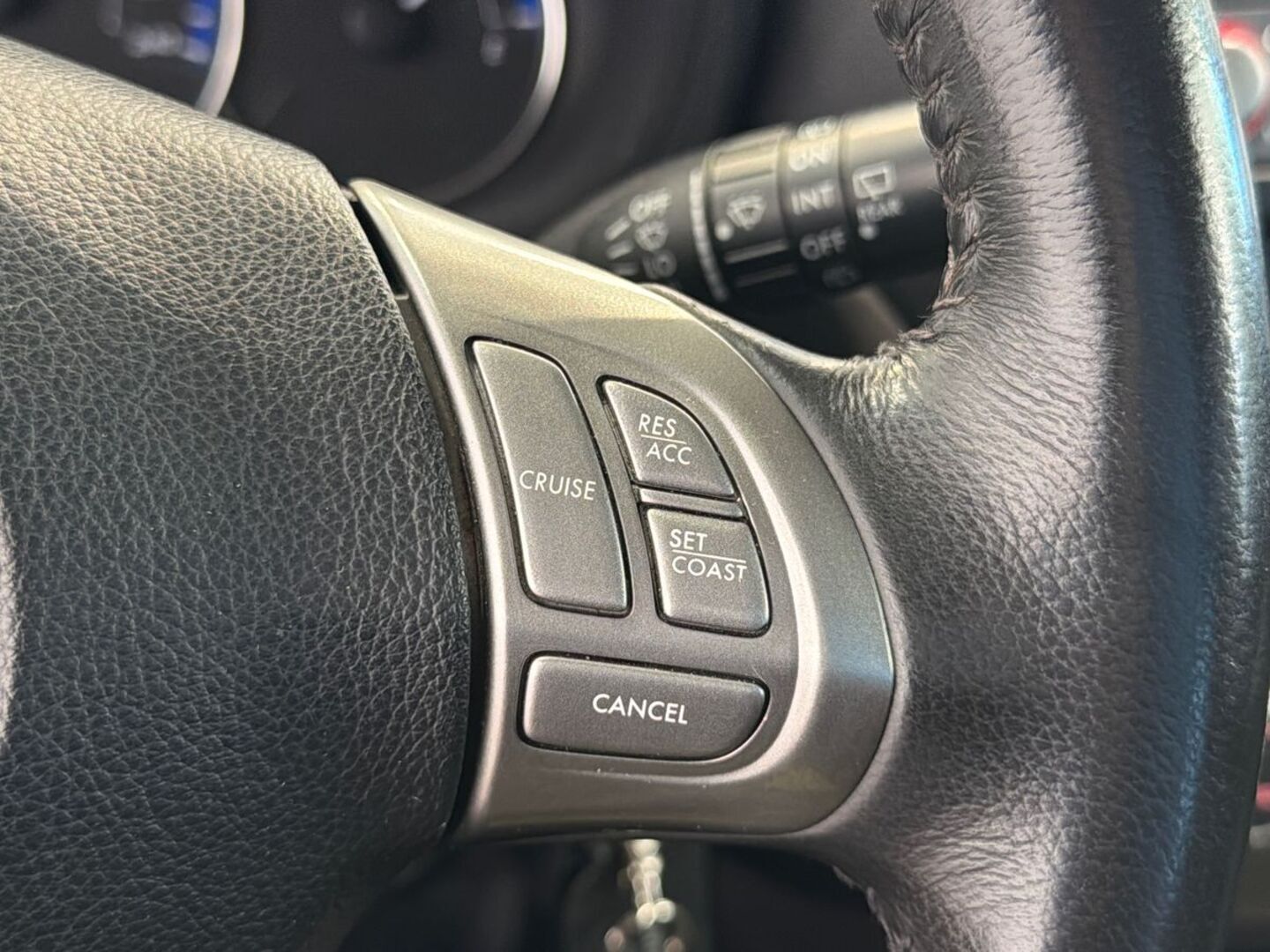 SUBARU Forester 2011