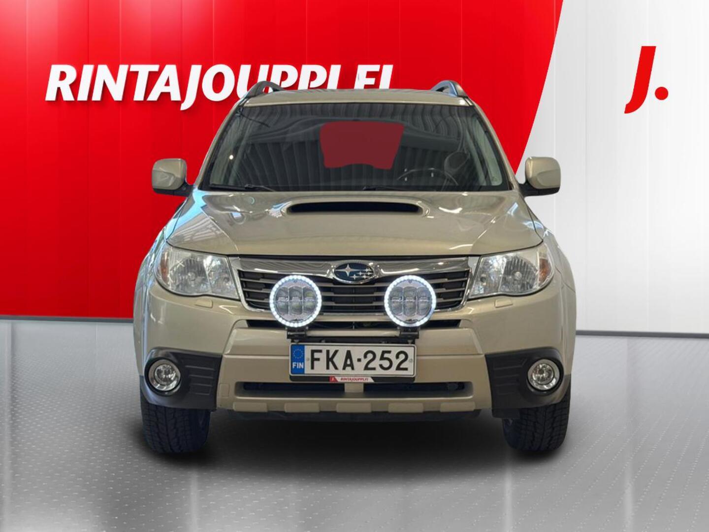 SUBARU Forester 2011