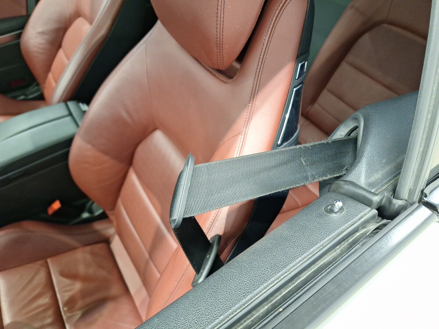 MERCEDES-BENZ E 2010