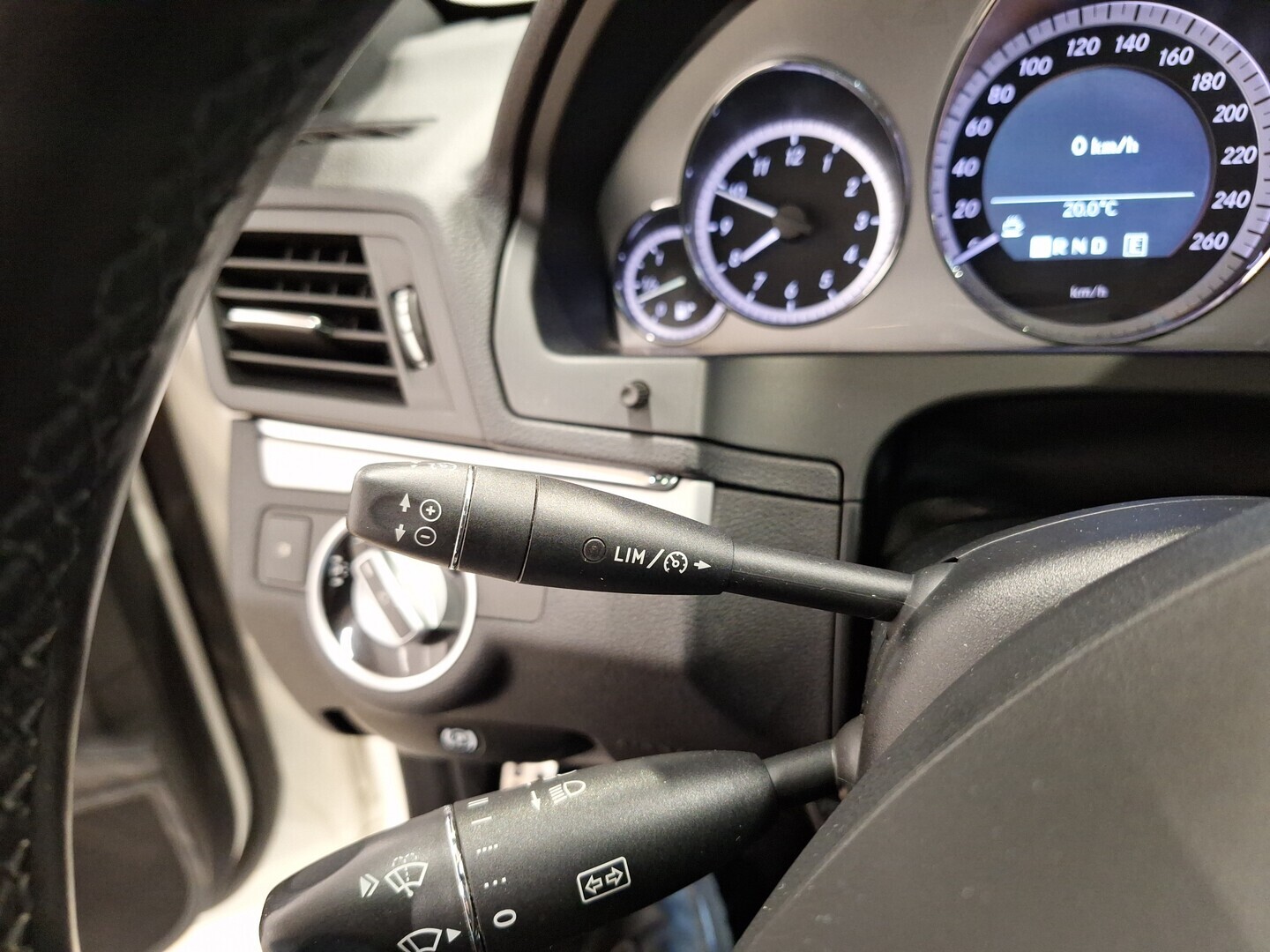 MERCEDES-BENZ E 2010