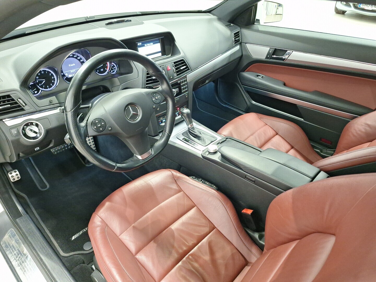 MERCEDES-BENZ E 2010