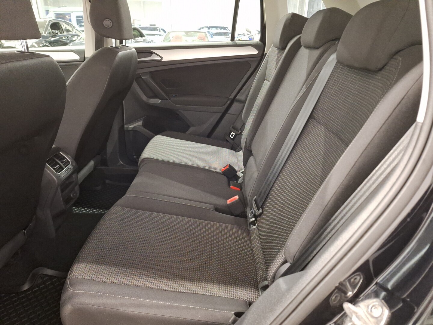 VOLKSWAGEN Tiguan 2016