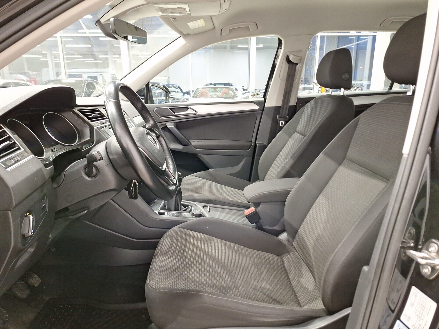 VOLKSWAGEN Tiguan 2016