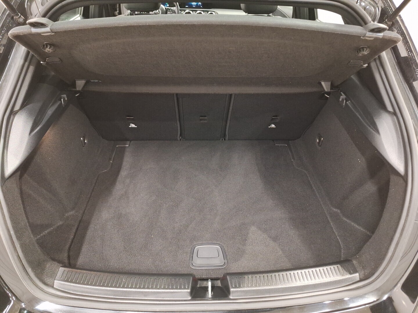 MERCEDES-BENZ A 2019