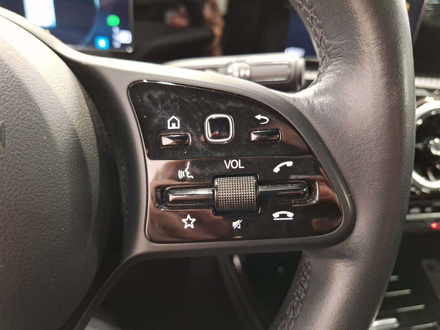 MERCEDES-BENZ A 2019