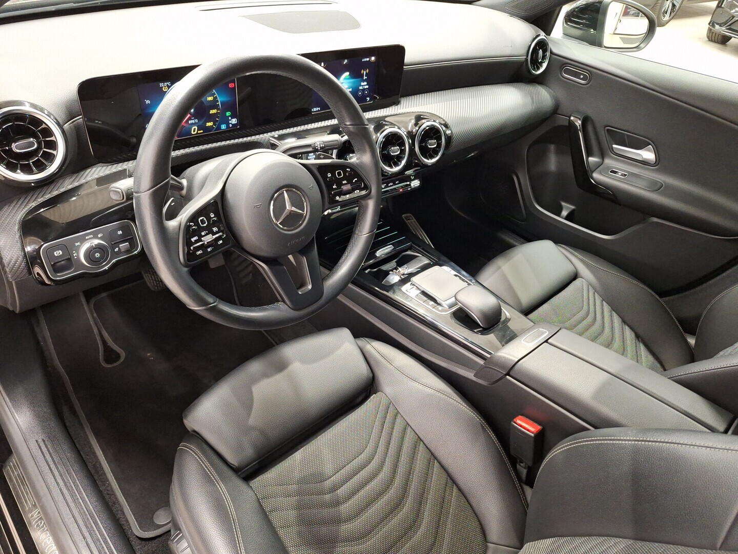 MERCEDES-BENZ A 2019