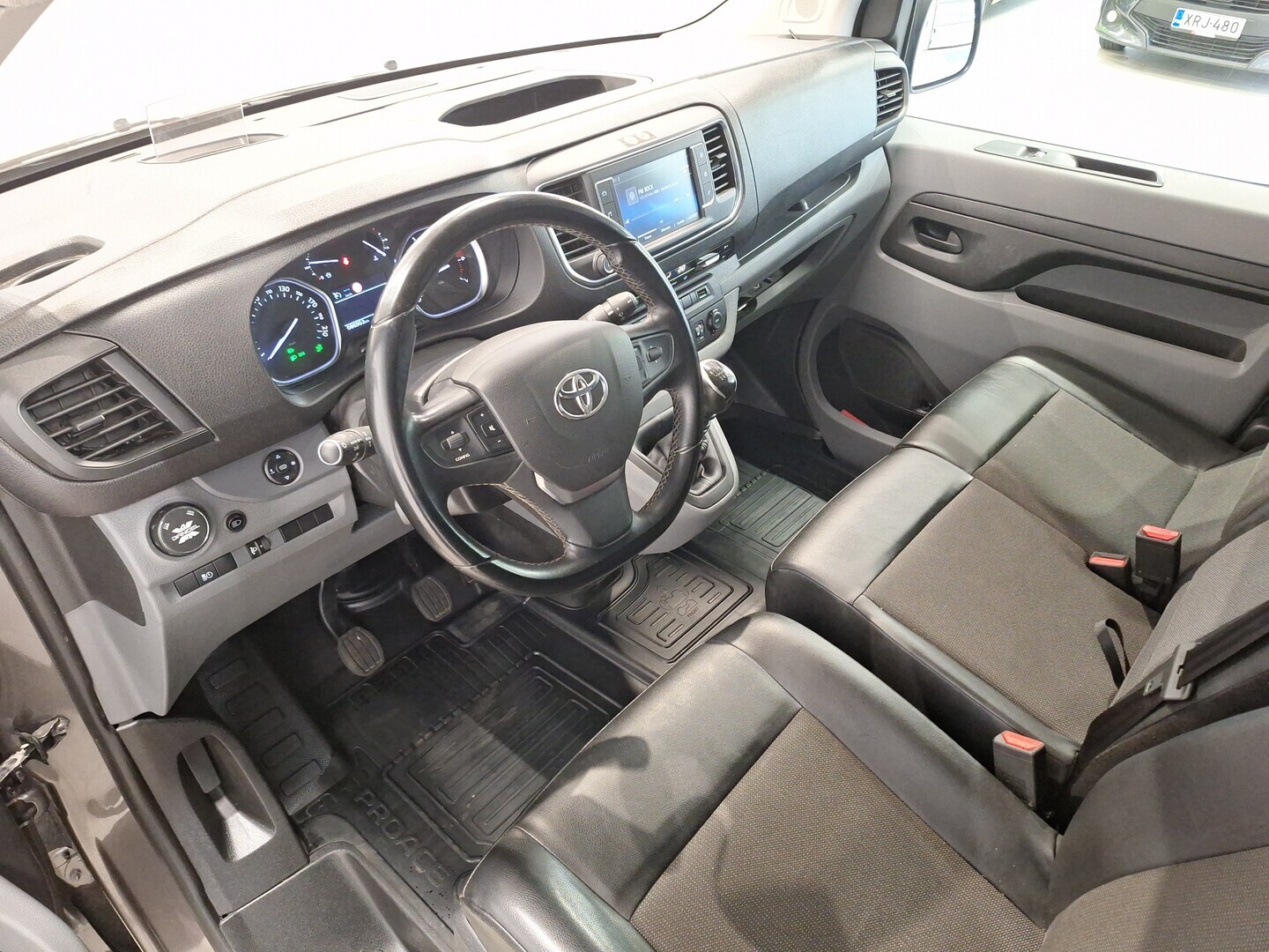 TOYOTA Proace 2021