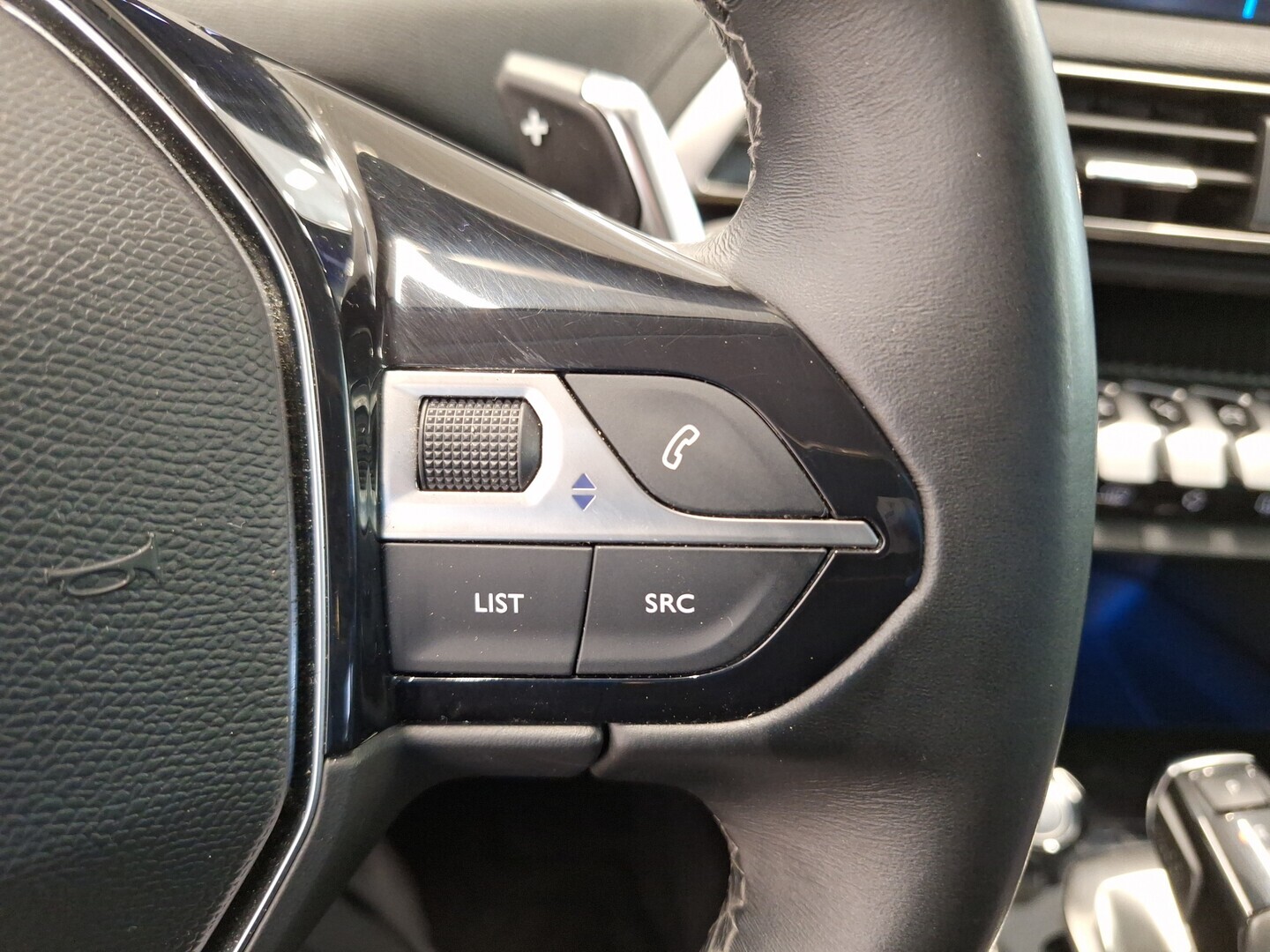 PEUGEOT 5008 2020