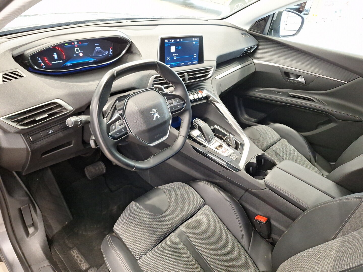 PEUGEOT 5008 2020