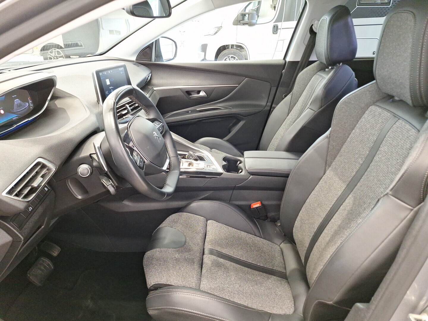 PEUGEOT 5008 2020