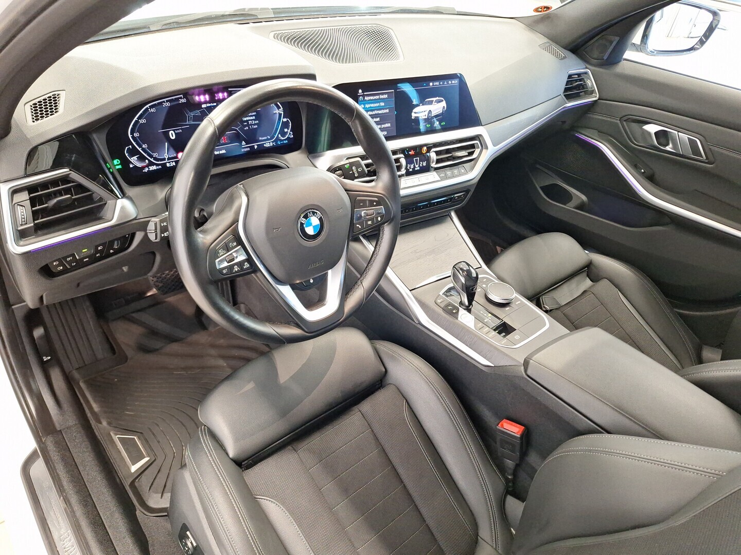 BMW 330 2020