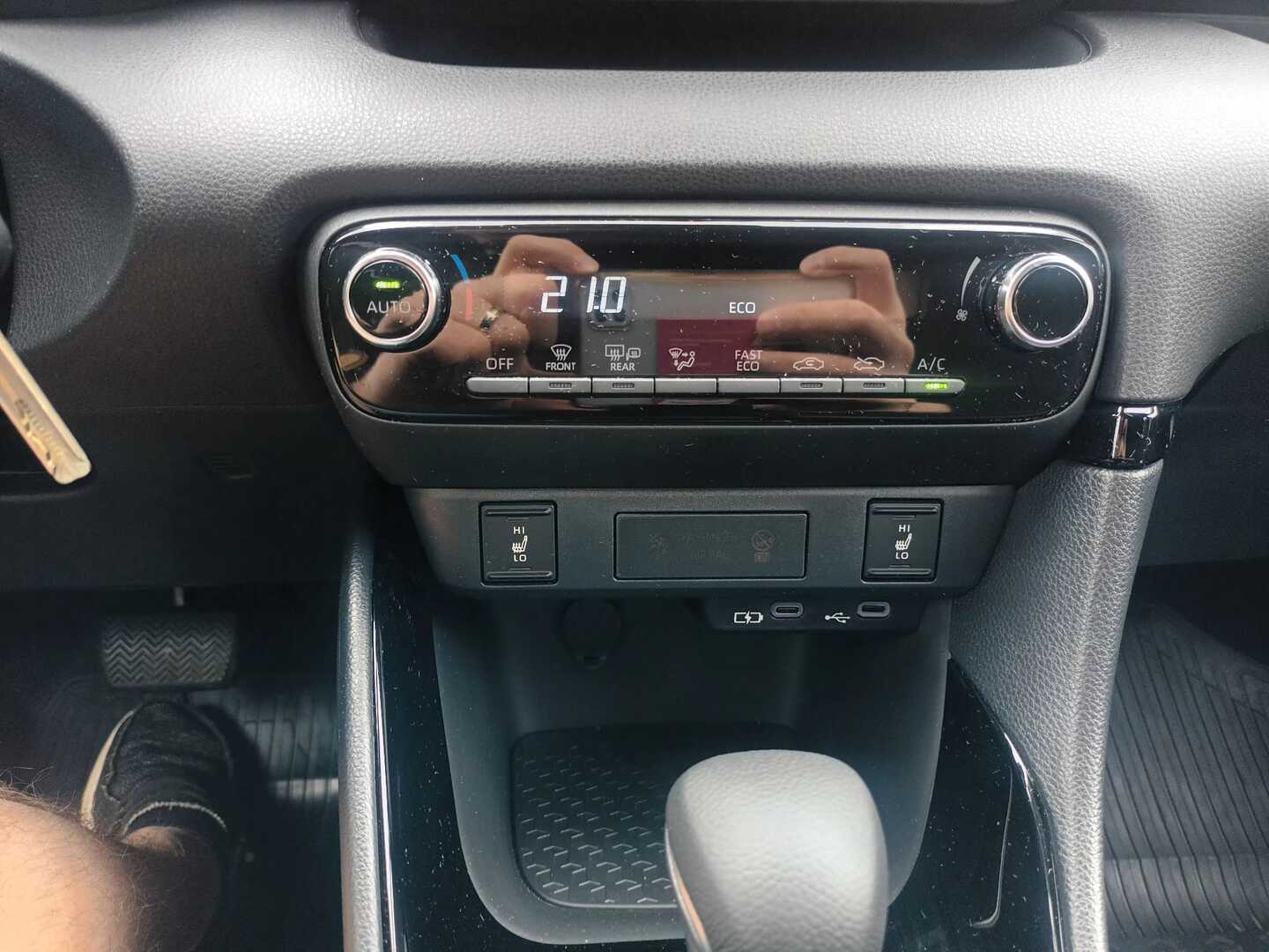 TOYOTA Yaris 2025