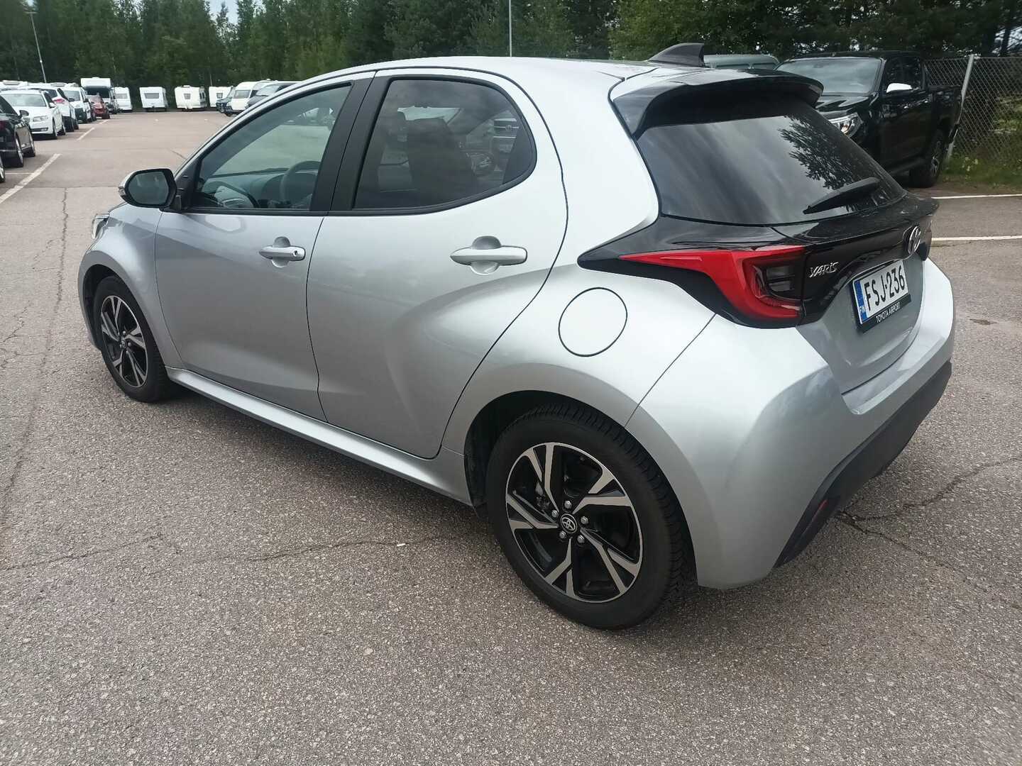 TOYOTA Yaris 2025