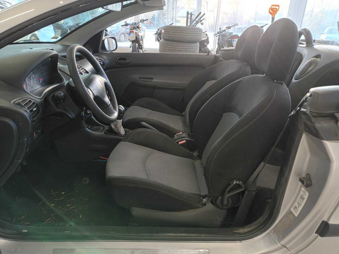 PEUGEOT 206 2002