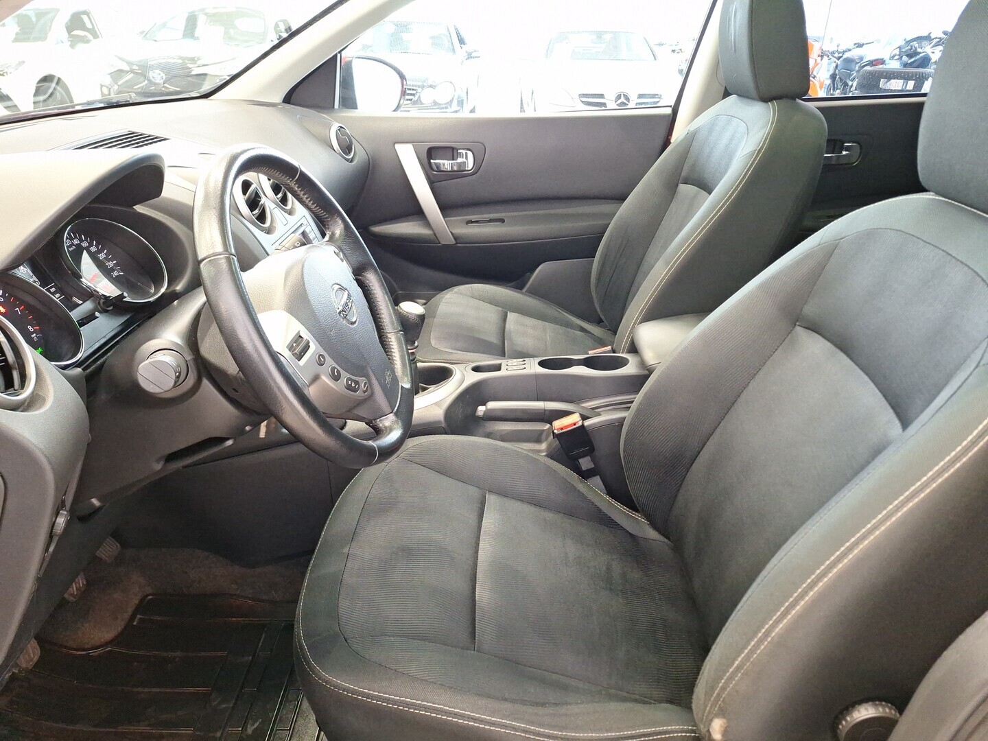 NISSAN Qashqai 2011