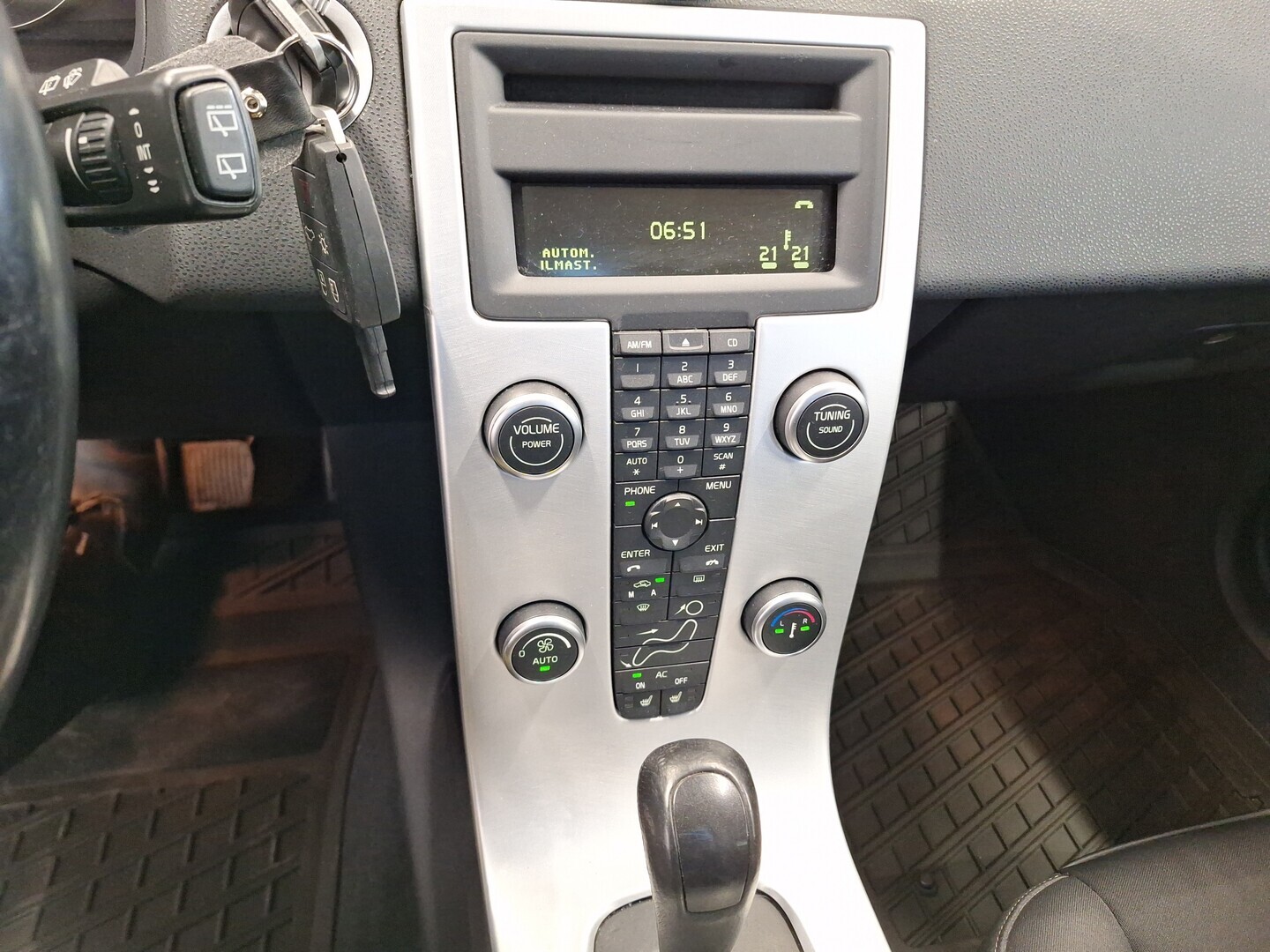 VOLVO V50 2011